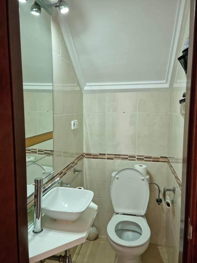 시우다드 케사다 Agradable Adosado Con Piscina 빌라 외부 사진